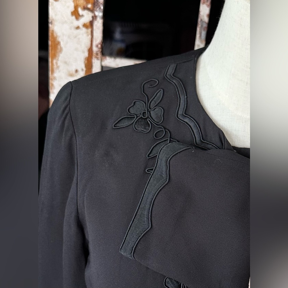 Talbots 2 Petite Black Embroidered Cropped Jacket | Floral Corded Detail - Picture 7 of 8